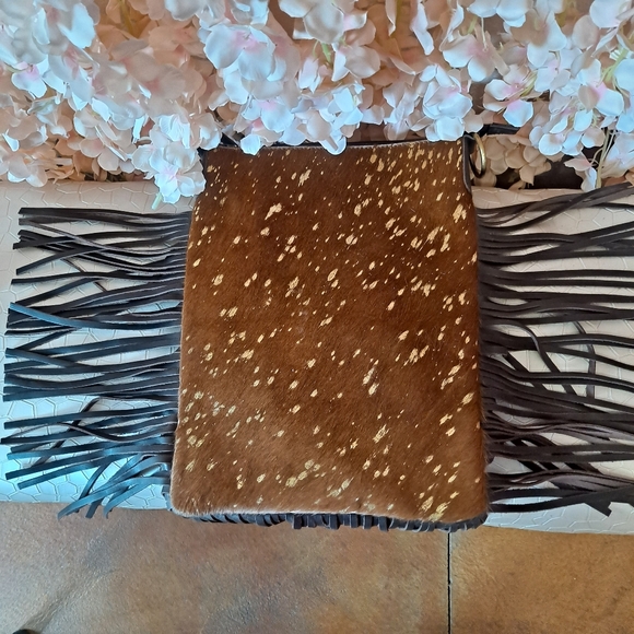 Women's Crossbody Cow Hide Purse - Picture 5 of 6